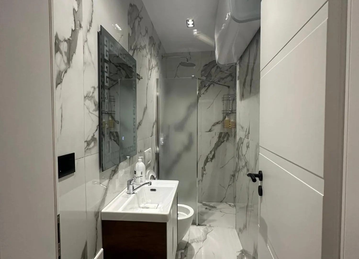Reve Apartments Tirana 0*,