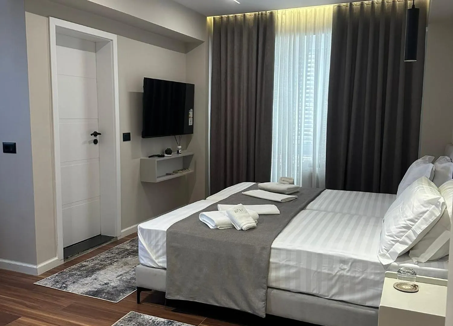 Reve Apartments Tirana 0*,  Albanië